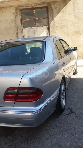 Mercedes E 220 2001, 2,451,112 km - 2.2 л - Bakı