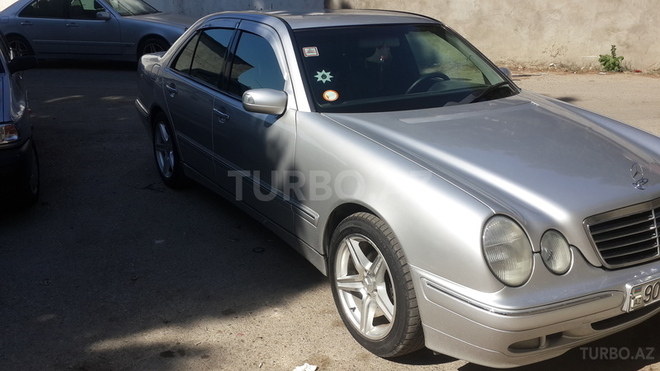 Mercedes E 220 2001, 2,451,112 km - 2.2 л - Bakı