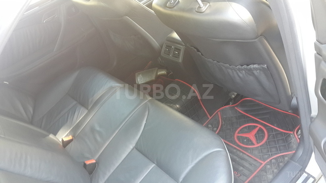 Mercedes E 220 2001, 2,451,112 km - 2.2 л - Bakı