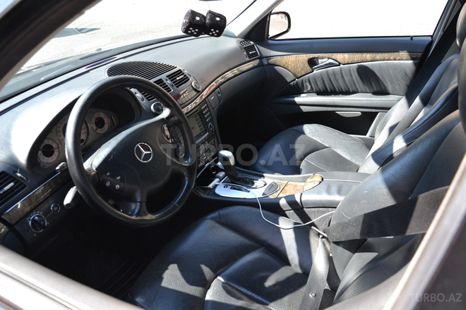 Mercedes E 320 2002, 248,000 km - 3.2 l - Bakı
