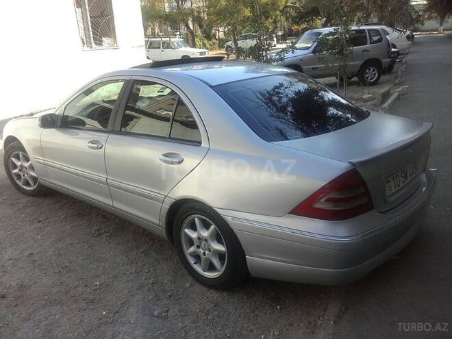 Mercedes C 240 2001, 302,000 km - 2.6 l - Bakı