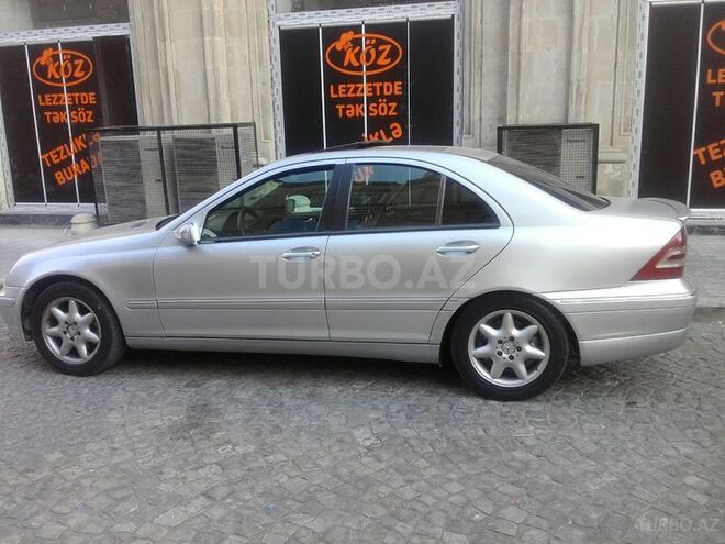 Mercedes C 240 2001, 302,000 km - 2.6 l - Bakı