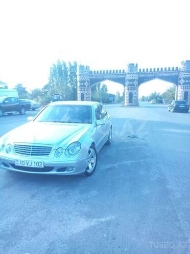 Mercedes E 270 2002, 430,000 km - 2.7 l - Beyləqan