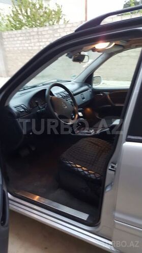 Mercedes ML 270 2003, 245,000 km - 2.7 l - Bakı