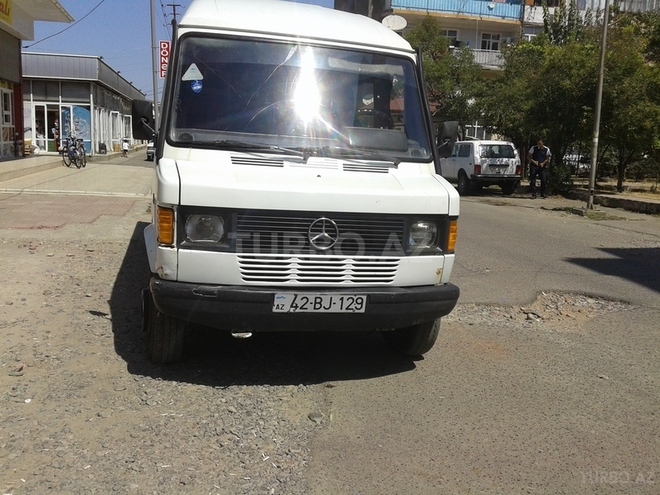 Mercedes 410 D 1995, 300,000 km - 2.3 l - Lənkəran