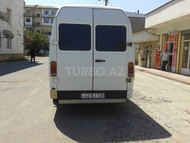 Mercedes 410 D 1995, 300,000 km - 2.3 l - Lənkəran