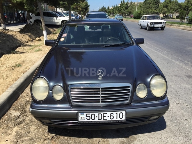Mercedes E 240 1999, 257,800 km - 2.3 l - Bakı