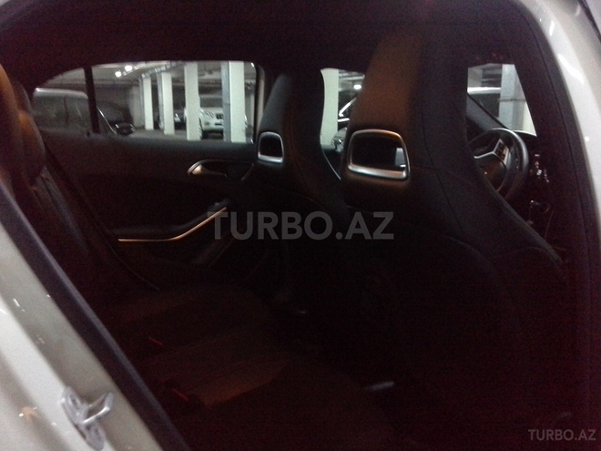 Mercedes GLA 200 2015, 21,000 km - 1.6 l - Bakı