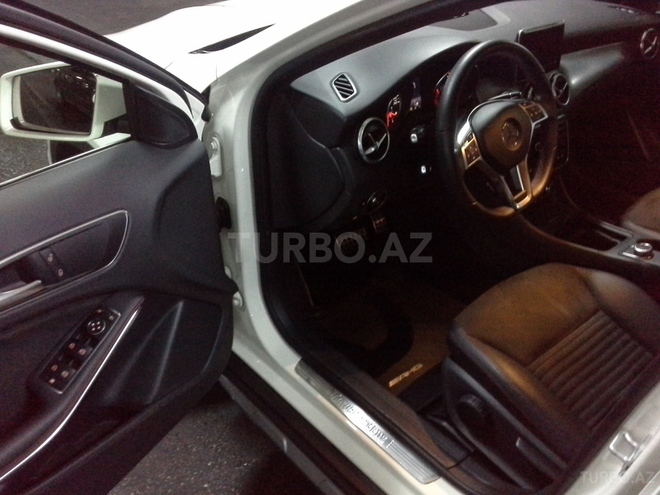 Mercedes GLA 200 2015, 21,000 km - 1.6 l - Bakı