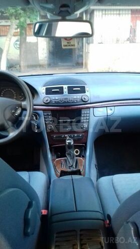 Mercedes E 220 2003, 258,000 km - 2.2 l - Bakı