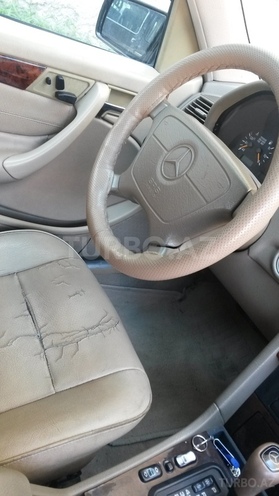Mercedes C 230 1997, 143,000 km - 2.3 l - Sumqayıt