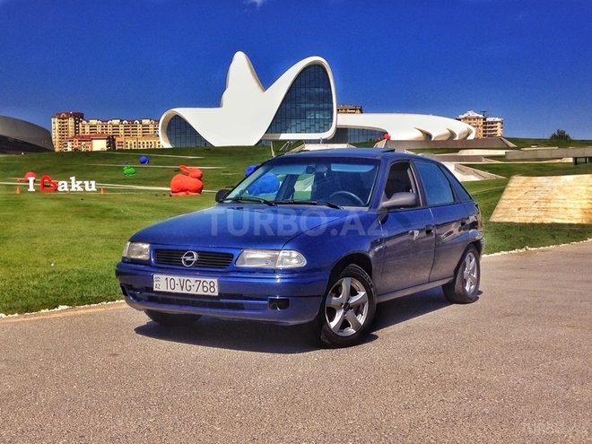 Opel Astra 1996, 285,000 km - 1.6 л - Bakı