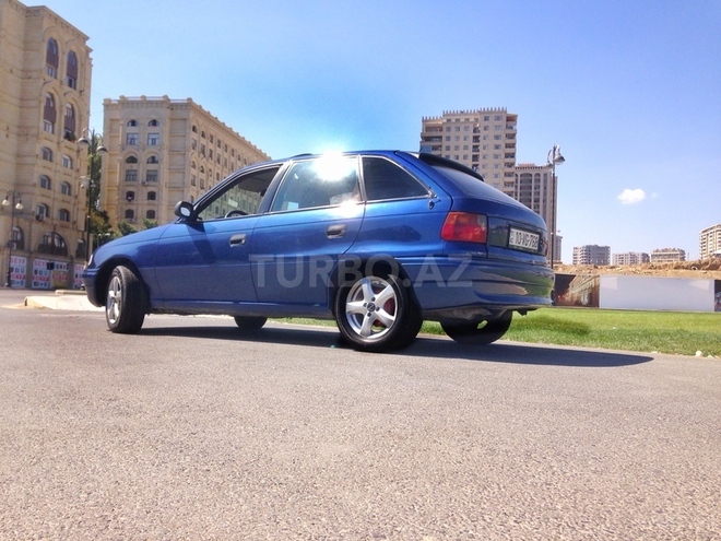 Opel Astra 1996, 285,000 km - 1.6 л - Bakı