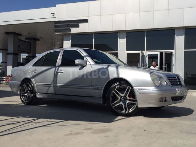 Mercedes E 240 1999, 240,000 km - 2.4 l - Bakı