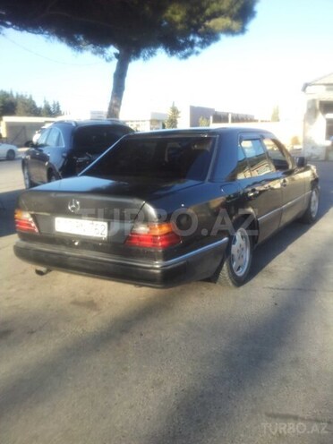 Mercedes E 200 1992, 210,000 km - 2.0 l - Bakı