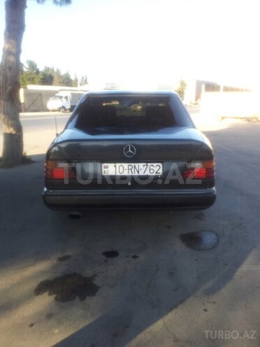 Mercedes E 200 1992, 210,000 km - 2.0 l - Bakı