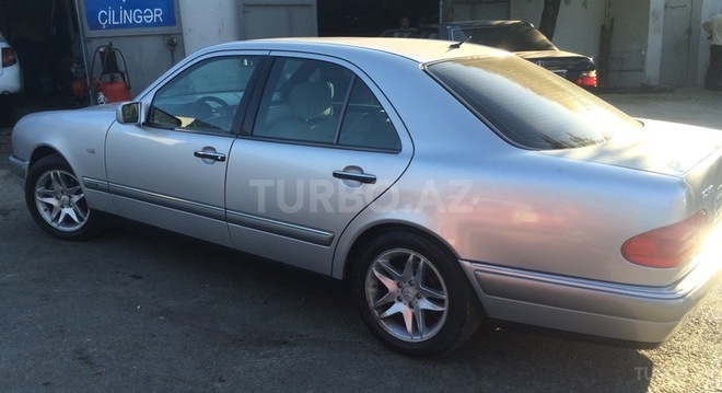 Mercedes E 240 1998, 275,000 km - 2.4 l - Bakı