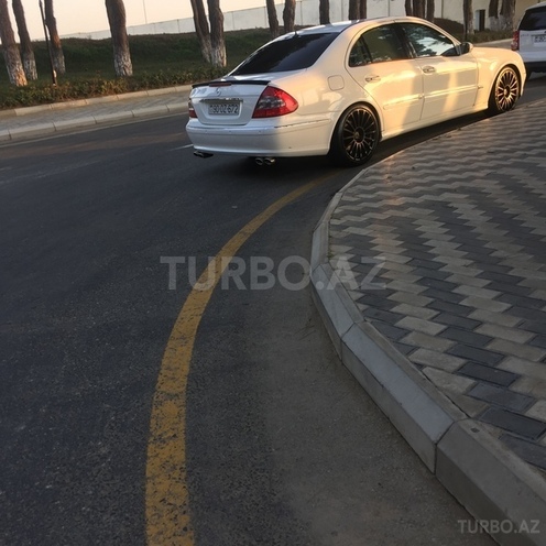 Mercedes E 320 2004, 291,000 km - 0.4 l - Bakı
