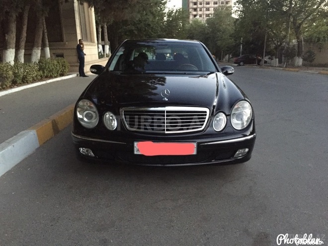 Mercedes E 270 2003, 210,000 km - 2.7 л - Bakı