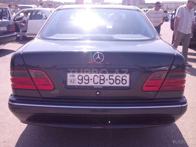 Mercedes E 240 2000, 179,000 km - 2.4 л - Sumqayıt