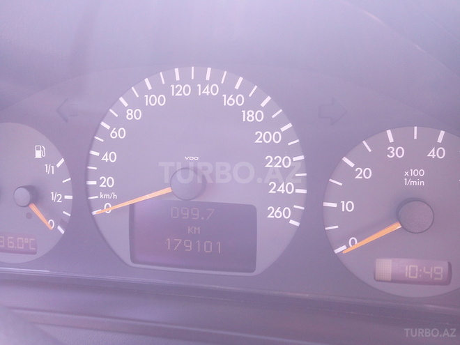 Mercedes E 240 2000, 179,000 km - 2.4 л - Sumqayıt