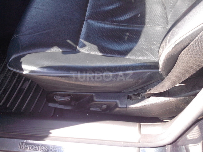 Mercedes E 240 2000, 179,000 km - 2.4 л - Sumqayıt