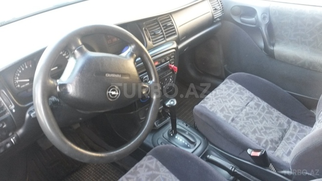 Opel Vectra 1997, 183,000 km - 1.6 l - Bakı