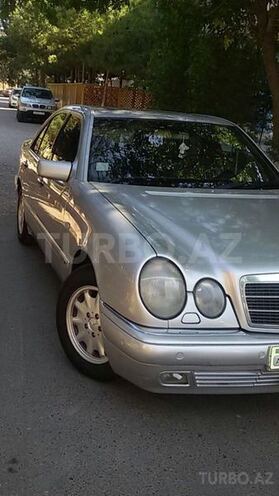 Mercedes E 200 1997, 270,000 km - 2.0 l - Sumqayıt