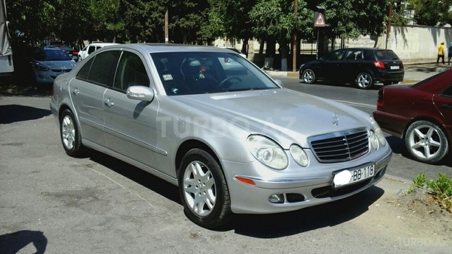 Mercedes E 350 2005, 200,000 km - 3.5 l - Bakı