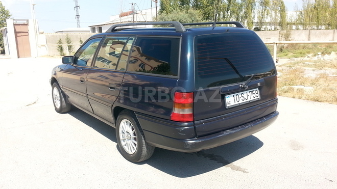 Opel Astra 1995, 250,000 km - 1.6 l - Bakı