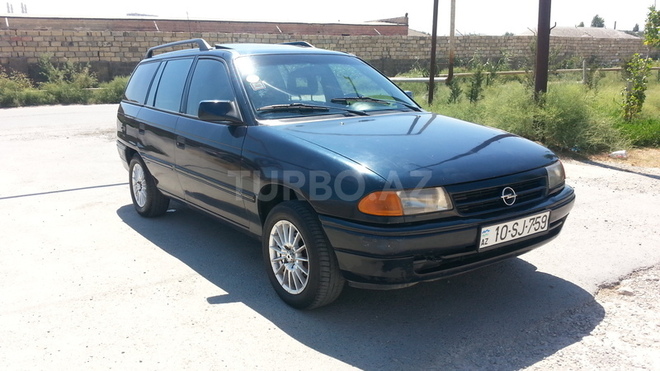 Opel Astra 1995, 250,000 km - 1.6 l - Bakı