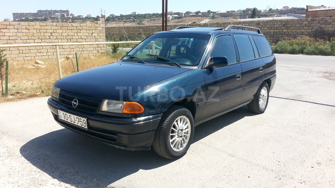Opel Astra 1995, 250,000 km - 1.6 l - Bakı