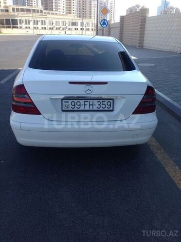 Mercedes E 270 2002, 282,000 km - 2.7 l - Bakı