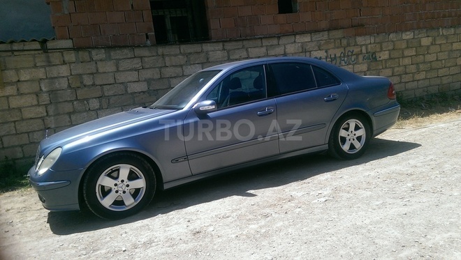 Mercedes E 220 2004, 250,000 km - 0.3 л - Sumqayıt