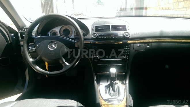 Mercedes E 220 2004, 250,000 km - 0.3 л - Sumqayıt