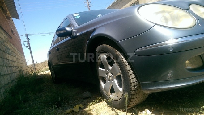 Mercedes E 220 2004, 250,000 km - 0.3 л - Sumqayıt