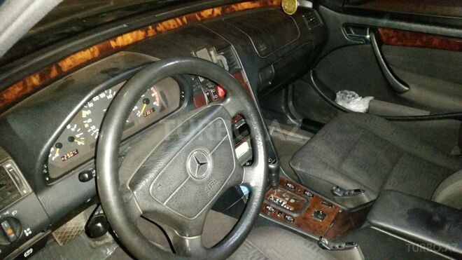 Mercedes C 220 1998, 243,000 km - 2.2 l - Bakı
