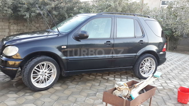 Mercedes ML 320 1999, 260,000 km - 3.2 л - Xırdalan