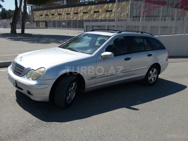 Mercedes C 220 2001, 302,000 km - 2.2 l - Bakı