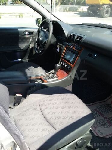 Mercedes C 220 2001, 302,000 km - 2.2 l - Bakı
