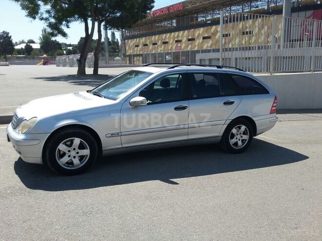 Mercedes C 220 2001, 302,000 km - 2.2 l - Bakı