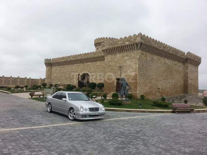 Mercedes E 240 2000, 255,000 km - 2.4 l - Bakı