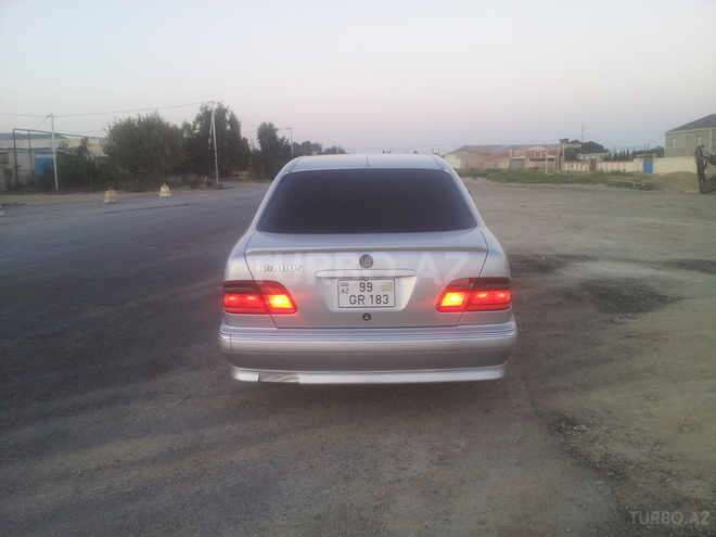 Mercedes E 240 2000, 255,000 km - 2.4 l - Bakı