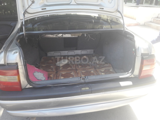 Opel Vectra 1994, 353,000 km - 1.6 l - Sumqayıt