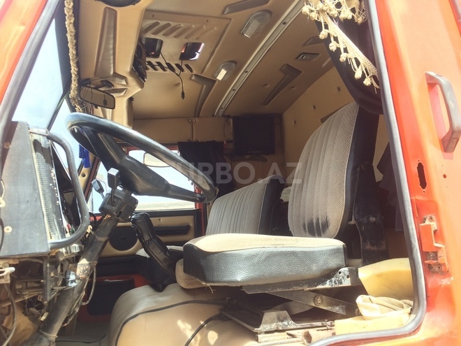 KamAz 53212 1991, 200,000 km - 11.0 l - Salyan