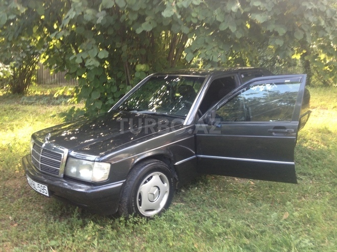 Mercedes 190 1990, 3,641,824 km - 2.0 л - Oğuz