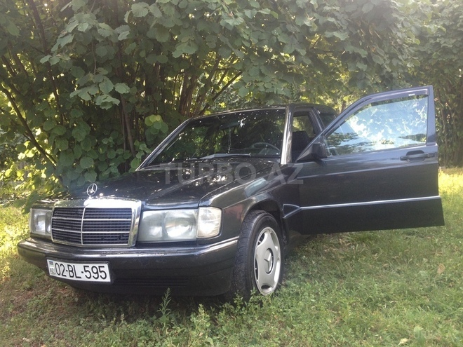 Mercedes 190 1990, 3,641,824 km - 2.0 л - Oğuz