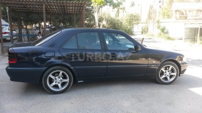 Mercedes C 220 2000, 400,000 km - 2.2 l - Bakı