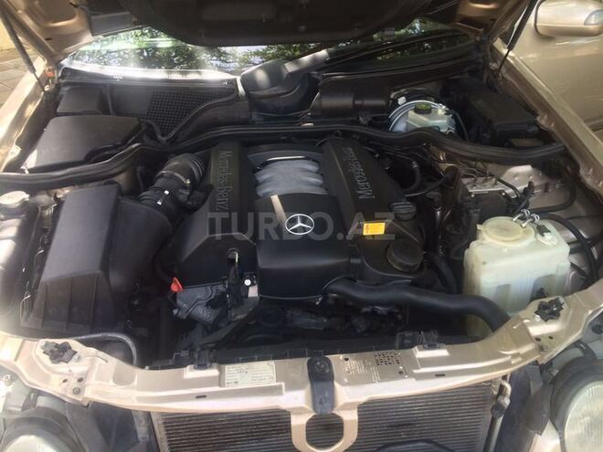 Mercedes E 240 2001, 227,000 km - 2.6 l - Bakı