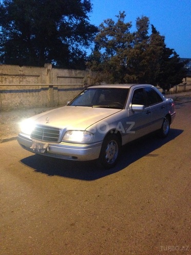 Mercedes C 220 1995, 297,000 km - 2.2 l - Sumqayıt